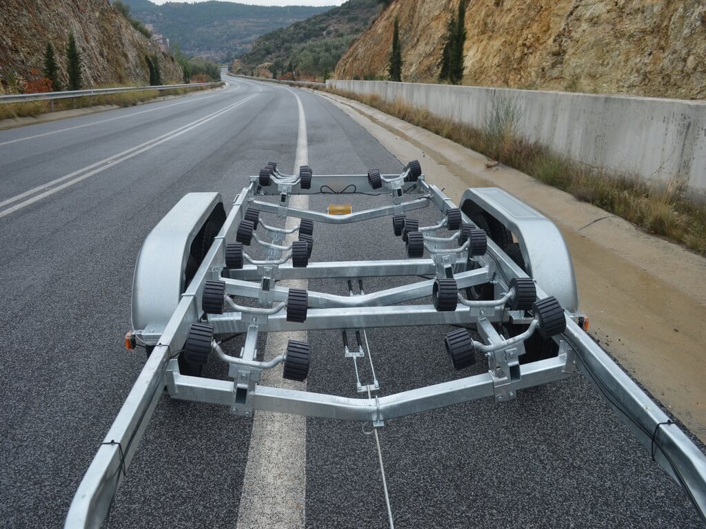 ΤΡΕΙΛΕΡ 670ΦΡΕΝΟ