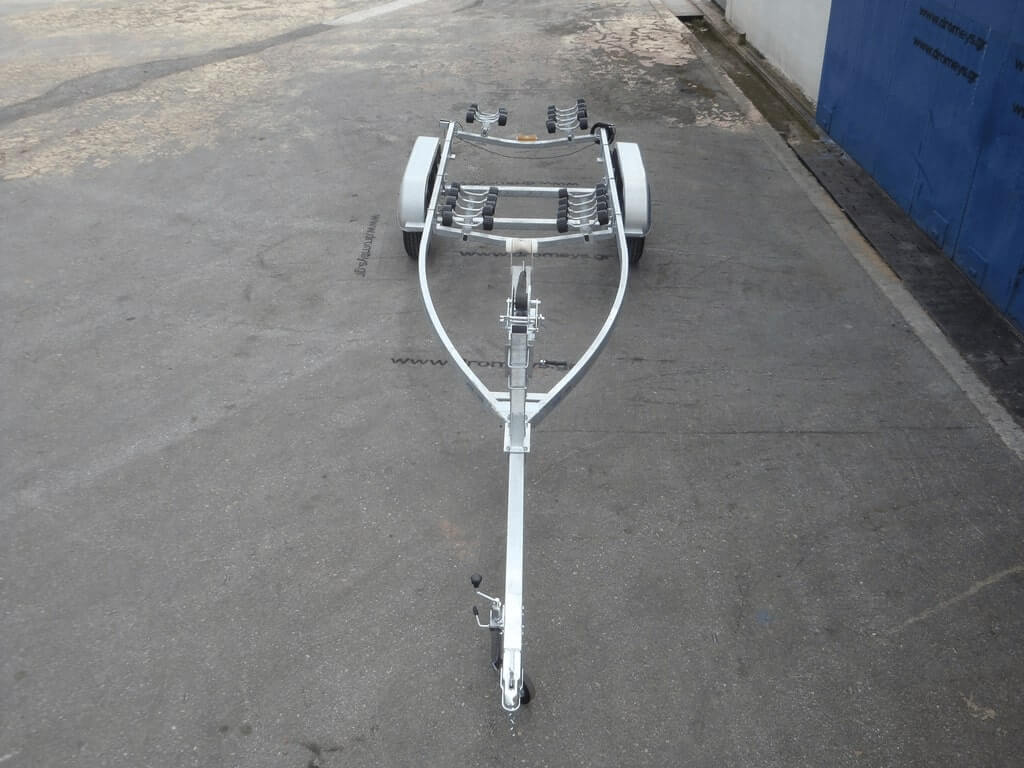 ΤΡΕΙΛΕΡ 670