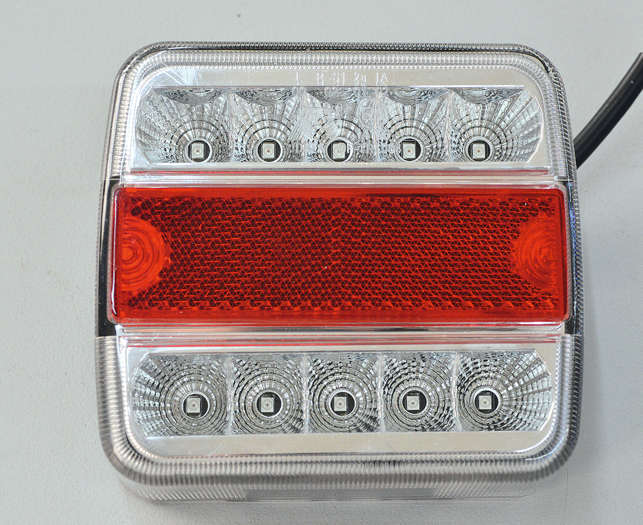 ΑΝΤΑΛΛΑΚΤΙΚΟ ΦΑΝΑΡΙ ΠΟΡΕΙΑΣ ΜΕ LED